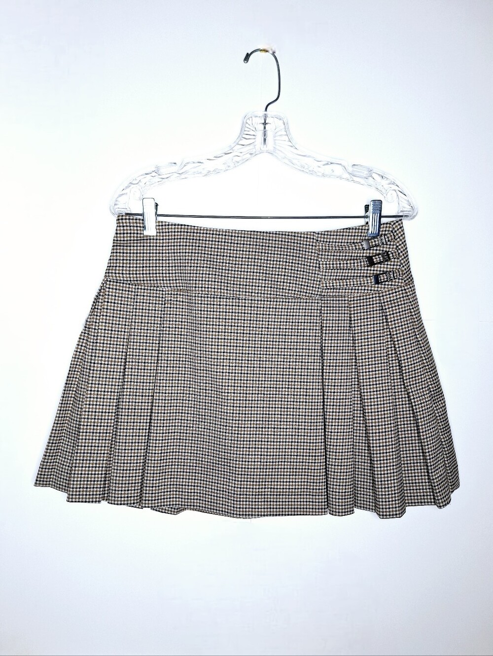 Meshki "The Angie" Quite Lux, preppy core, high wasit, pleated mini skirt.